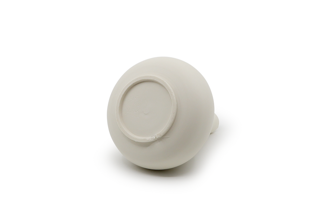 White Vase [ˈvaːzə]